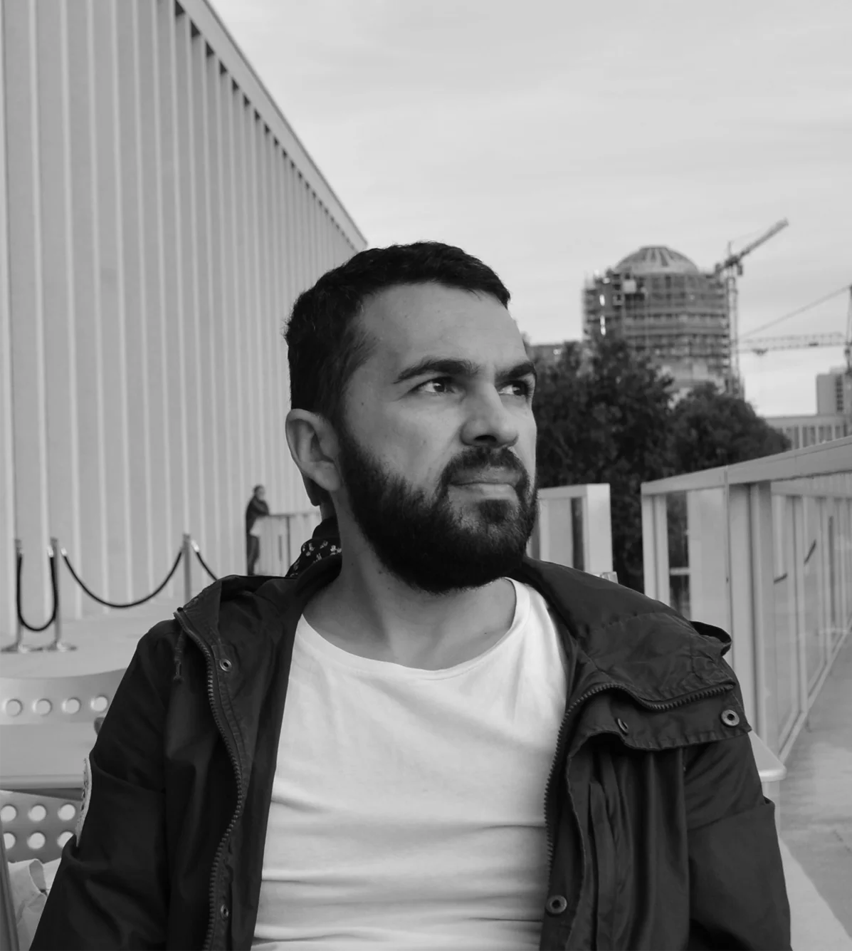 Portretul lui Bercu Florentin, membru fondator al agentiei de branding si design FloBold.