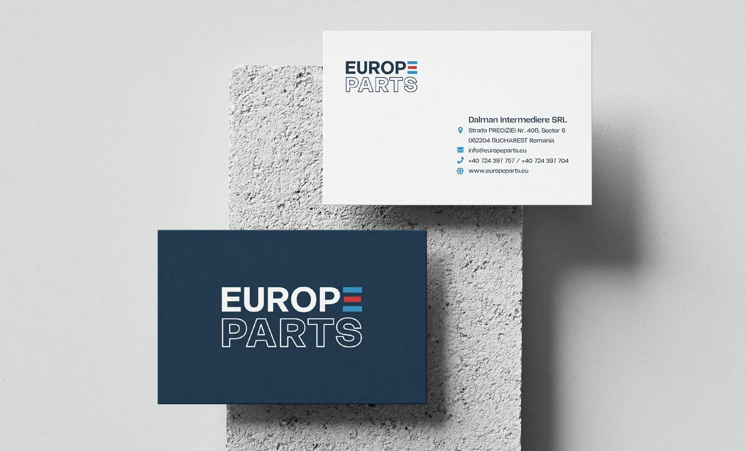 Mockup cu carti de vizita minimaliste realizate pentru brandul industrial Europe Parts de FloBold.